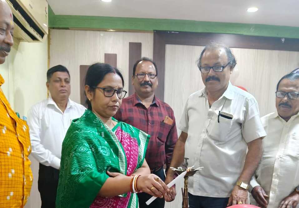 Inauguration by lighting lamp